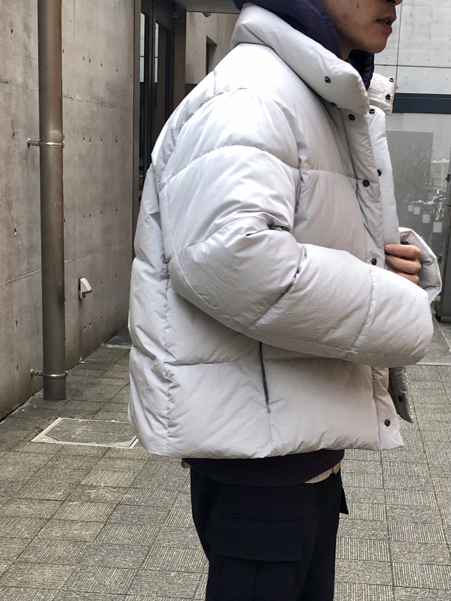 1ldk 本格的に気温が下がり初めたので そろそろjacquemusのダウンジャケットが出番ではないでしょうか 発色の良いカラーリングは他に類を見ない特徴 フロントには袖を含めポケットが6つ備える機能性も兼ね備えています 132 000 Tax T Co 1ldk 本格的に気温が下がり初めたので そろそろjacquemusのダウンジャケットが出番ではないでしょうか 発色の良いカラーリングは他に類を見ない特徴 フロントには袖を含めポケットが6つ備える機能性も兼ね備えています 132 000 Tax T Co