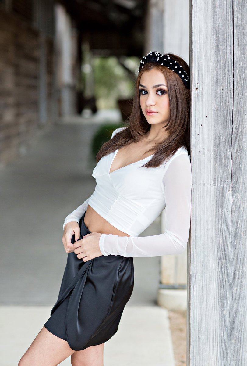 robinjansky's tweet photo. Sweater Weather....
#modernteenstyle #teenmodel #modernteenmagazine #inspiringteensmagazine #nesahs #boernephotographer #sanantonioteenphotographer #posepatch #teenyearsmagazine #teensznmagazine https://t.co/C6csDAZIw9