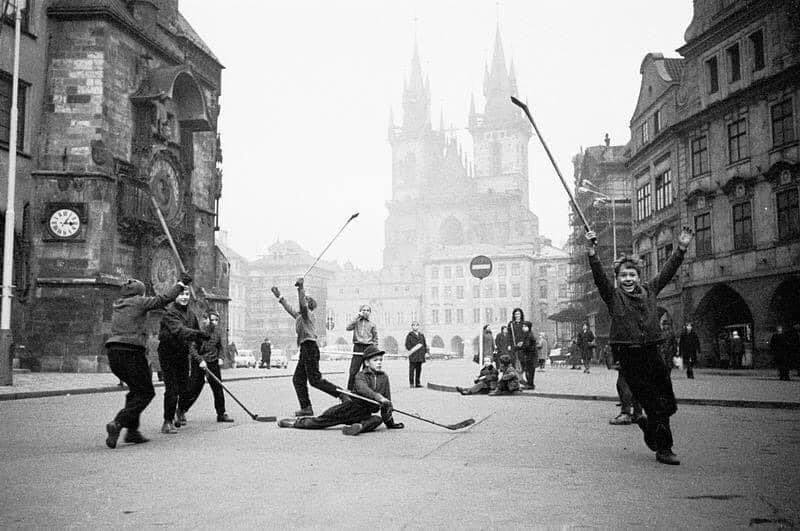 Ian_Willoughby's tweet photo. Such a wonderful Prague image. (Sorry, don’t know the photographer). https://t.co/5uk3S5yebs
