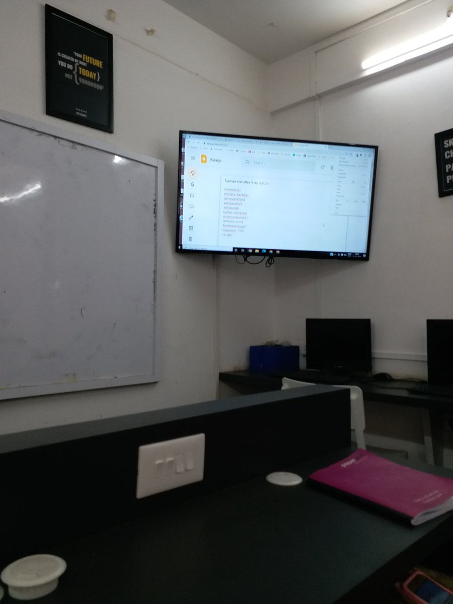 iamanjalid's tweet photo. This is my first tweet hello #nashik learning digital marketing from @staenzx @aartipandit24 @iamtejaswinid https://t.co/NvgdO1yU1g