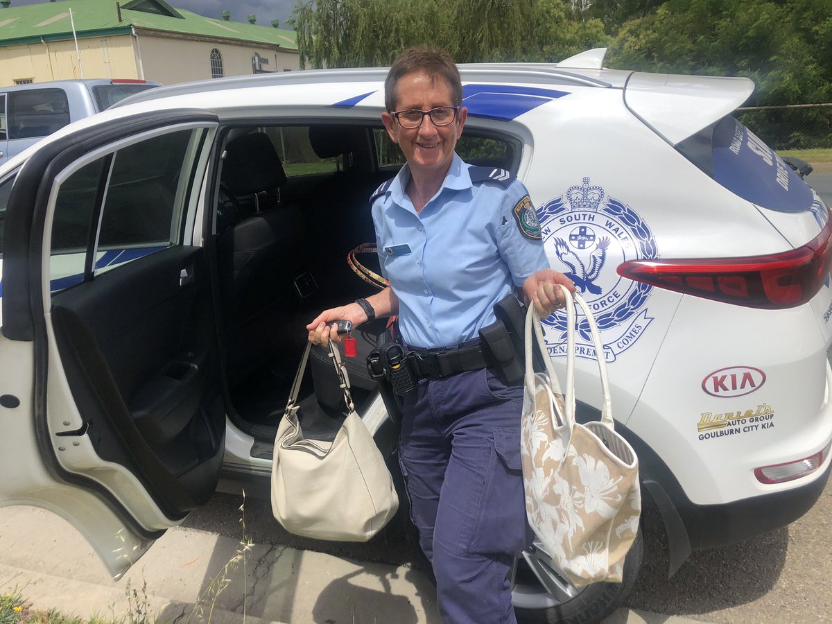 Our friendly local Youth Liason Officer Senior Constable Barb Beard dropped by our <a href="/MissionAust/">Mission Australia</a> Goulburn office today and took some <a href="/sharingdignity/">Share the Dignity</a> bags for some locals she is supporting. Thanks for being so awesome Barb 🙏🏽 <a href="/nswpolice/">NSW Police Force</a> <a href="/PoliceAssocNSW/">PoliceAssociationNSW</a>