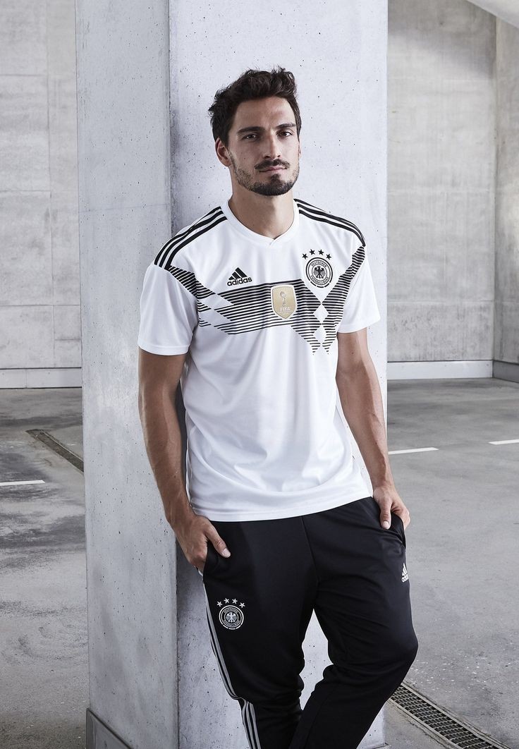 Happy birthday to the Best German CB of this generation, Mats Hummels 