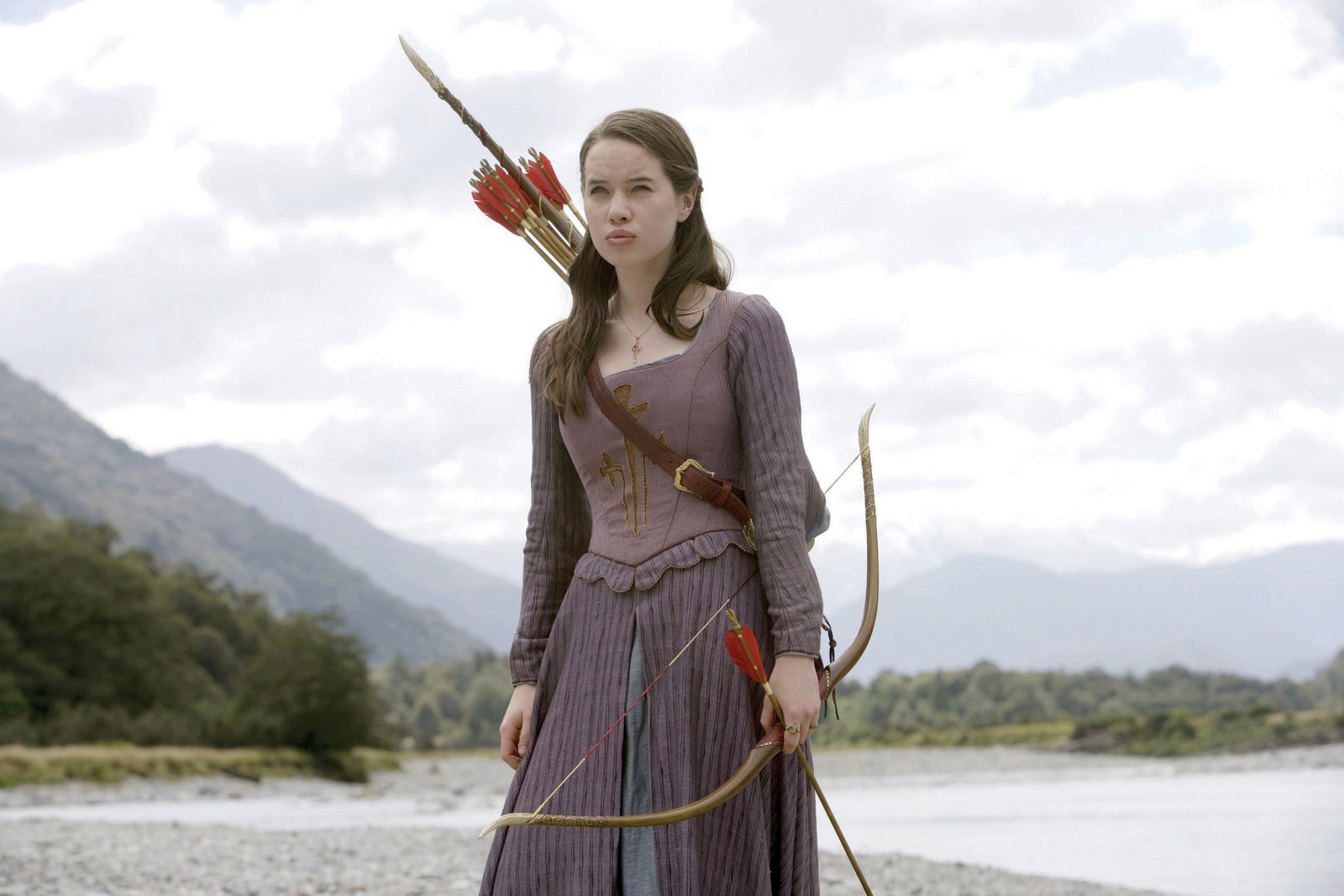 HAPPY BIRTHDAY BONNE FÊTE ANNA POPPLEWELL!     