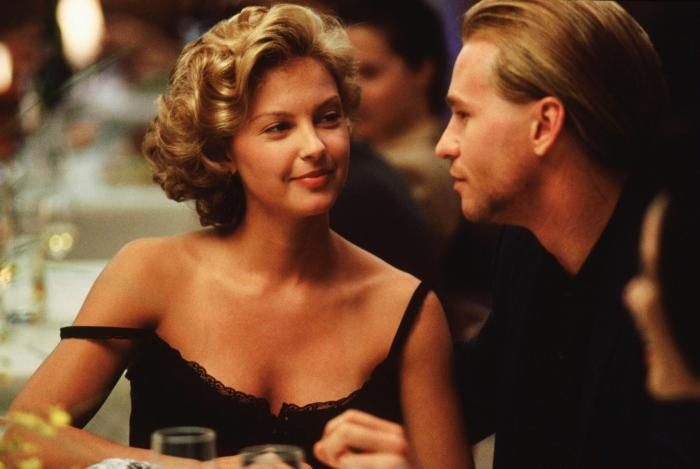 TheRealAJ_'s tweet photo. @OnlyFilmMedia @MichaelMann @valkilmer @AmyBrenneman @mykeltiwmson @WesleyStudi @DennisHaysbert @HankAzaria @officialDannyT @jeremypiven @xanderberkeley @RapperToneLoc Great film! This is the best heist crime drama ever! Great seeing Al Pacino and Robert De Niro in the same film! 'Heat' is a masterpiece! Happy 25th Anniversary to @MichaelMann's #Heat! 🎉🎉 #Heat25 #AlPacino #RobertDeNiro #ValKilmer #TomSizemore #DianeVenora, #AshleyJudd https://t.co/J3NRYhnbTm