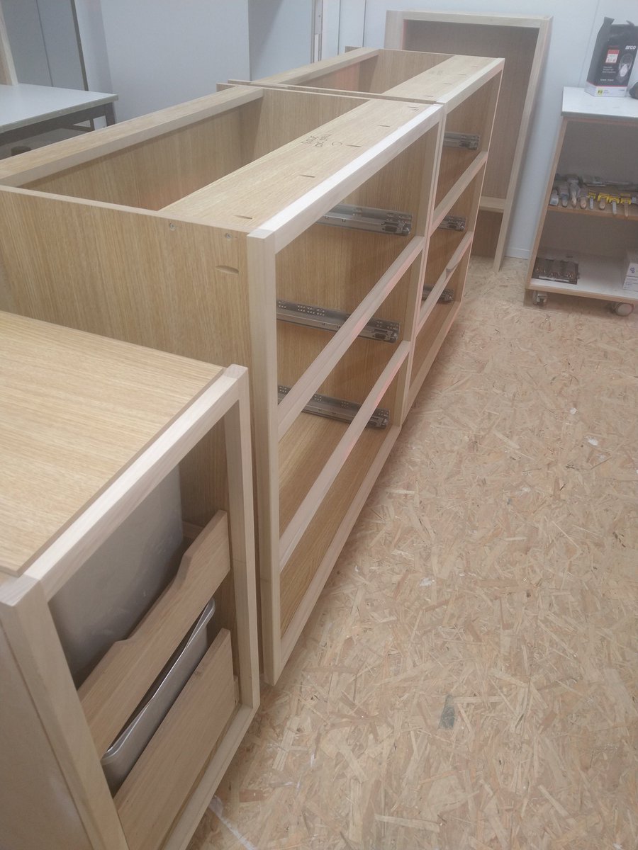 wdrpaint's tweet photo. Another #newkitchen to paint. Bedec prime then @LittleGreene #intelligenteggshell ๐ lovely stuff ๐ https://t.co/t4lD8G1eSV