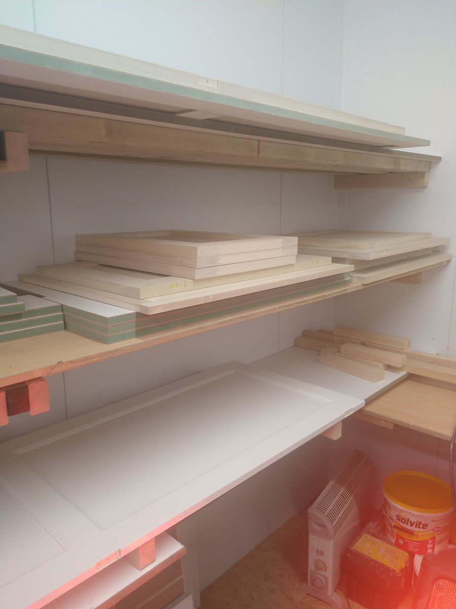 wdrpaint's tweet photo. Another #newkitchen to paint. Bedec prime then @LittleGreene #intelligenteggshell ๐ lovely stuff ๐ https://t.co/t4lD8G1eSV