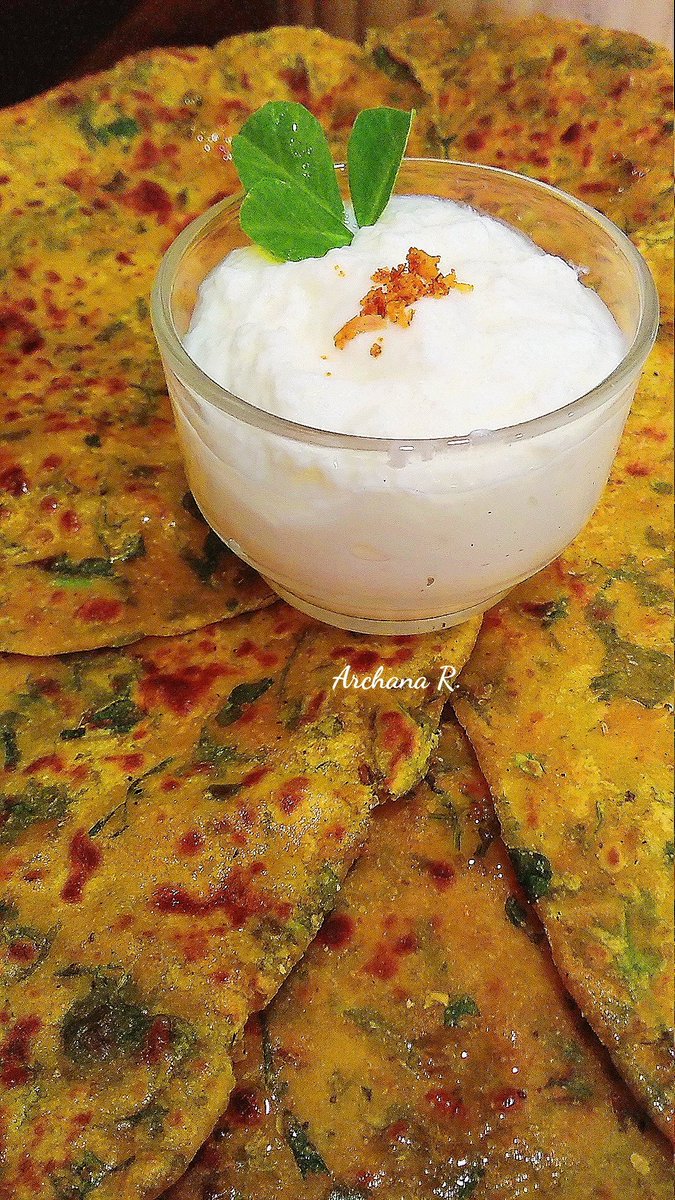 rautarchanared1's tweet image. #Super_tasty , #Super_soft , #MultiLayered #Super_healthy
असा मी तरी आज पर्यंत #मेथीचे_त्रिकोणीपराठे बनवले नव्हते..इतके टेस्टी की नुसते जरी खाल्ले तरी खूप मस्त मऊ व लुसलुशीत लागतात👌कडू तर अजिबातच नाही..
 
#अर्चना_रेसिपी
#माझाक्लिक
#म #मराठी