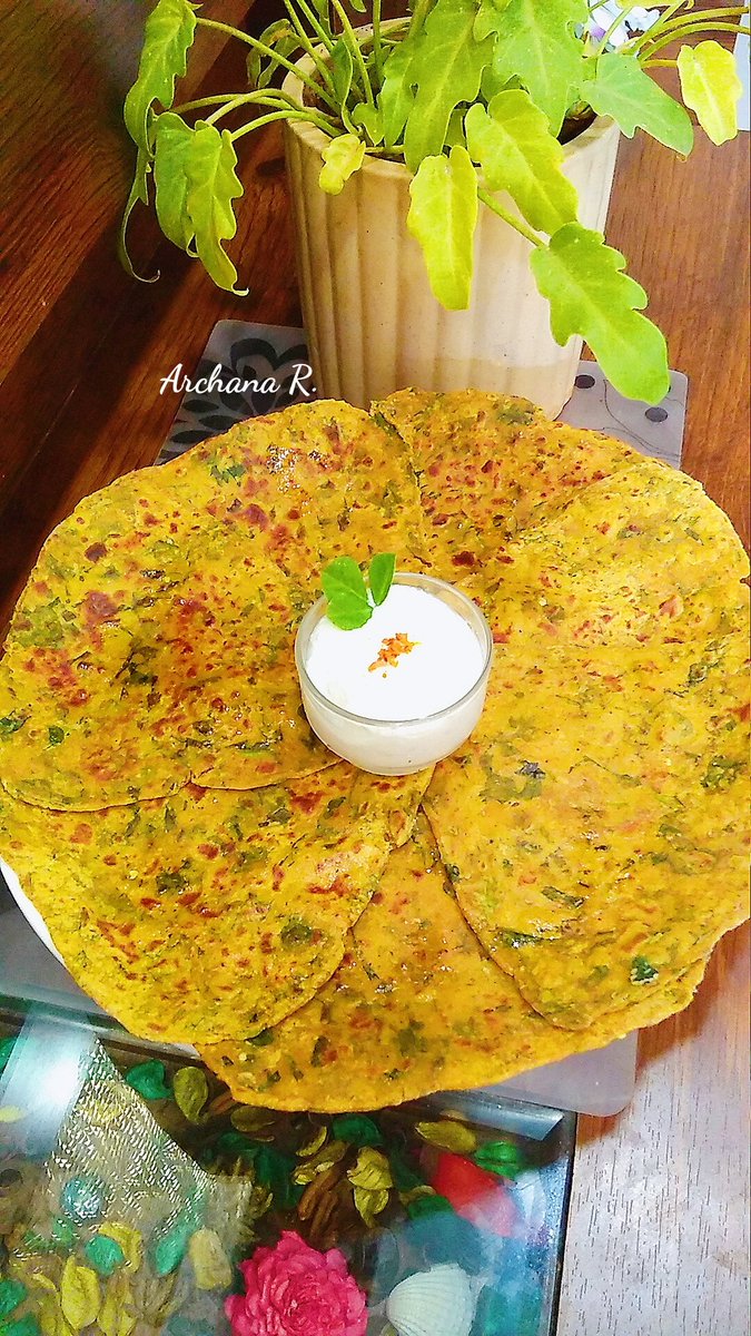 rautarchanared1's tweet image. #Super_tasty , #Super_soft , #MultiLayered #Super_healthy
असा मी तरी आज पर्यंत #मेथीचे_त्रिकोणीपराठे बनवले नव्हते..इतके टेस्टी की नुसते जरी खाल्ले तरी खूप मस्त मऊ व लुसलुशीत लागतात👌कडू तर अजिबातच नाही..
 
#अर्चना_रेसिपी
#माझाक्लिक
#म #मराठी