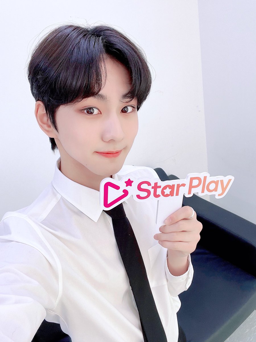 mystarplay's tweet photo. 📥#STARPLAY 로 #엔하이픈 의 셀카가 도착했습니다😍

지구에 후빙기가 왜 찾아왔는지 알려드릴까요~~?😲 바로바로 #ENHYPEN 이 너무 귀여워서 지구가 사르르 녹아버렸기 때문이에요~❥-❥-❥ 

@ENHYPEN #정원 #희승 #제이 #제이크 #성훈 #선우 #니키 #스타플레이 #SBSMTV #더쇼 #gleammedia https://t.co/7oCPTWHqoW
