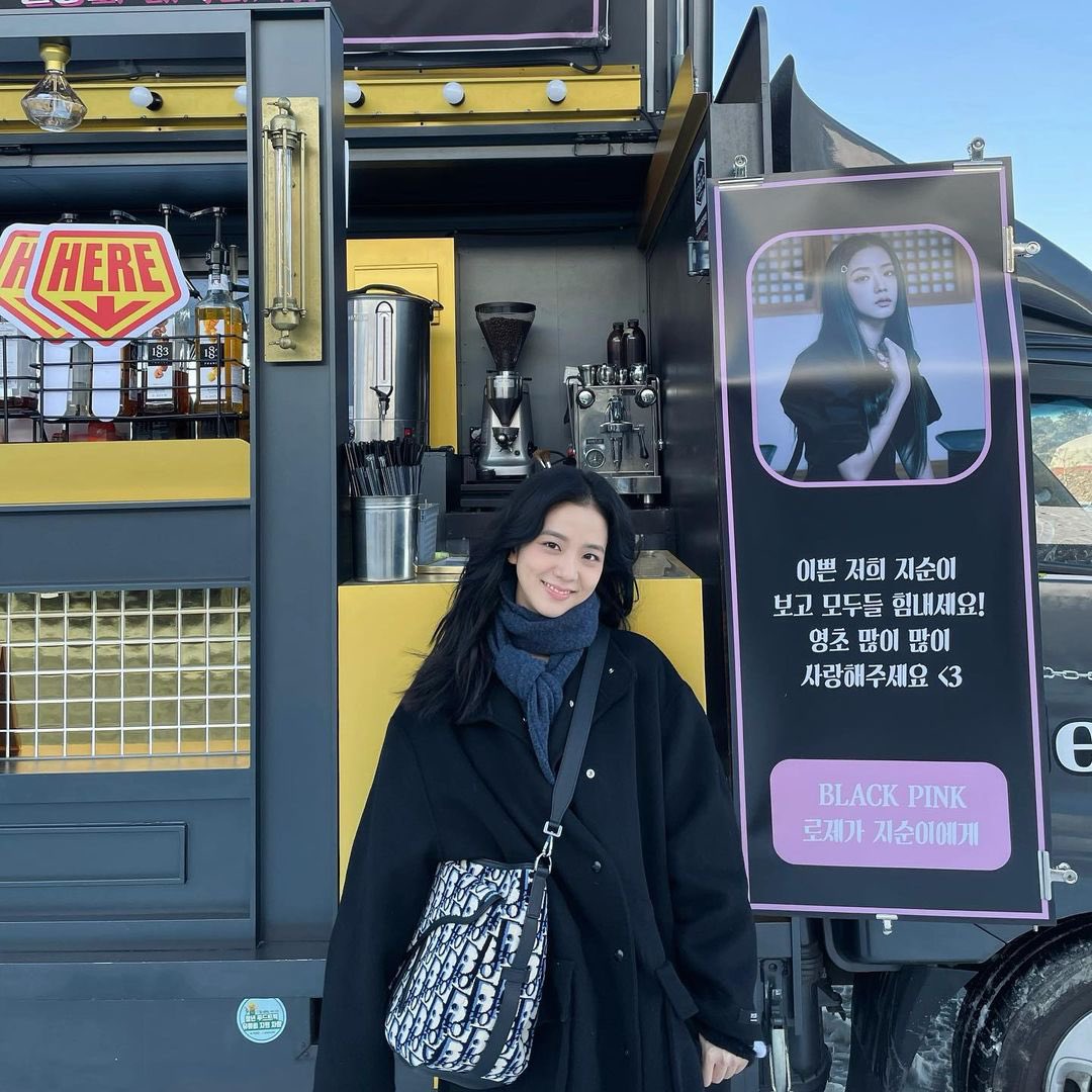 JISOO RAMYEON tweet media