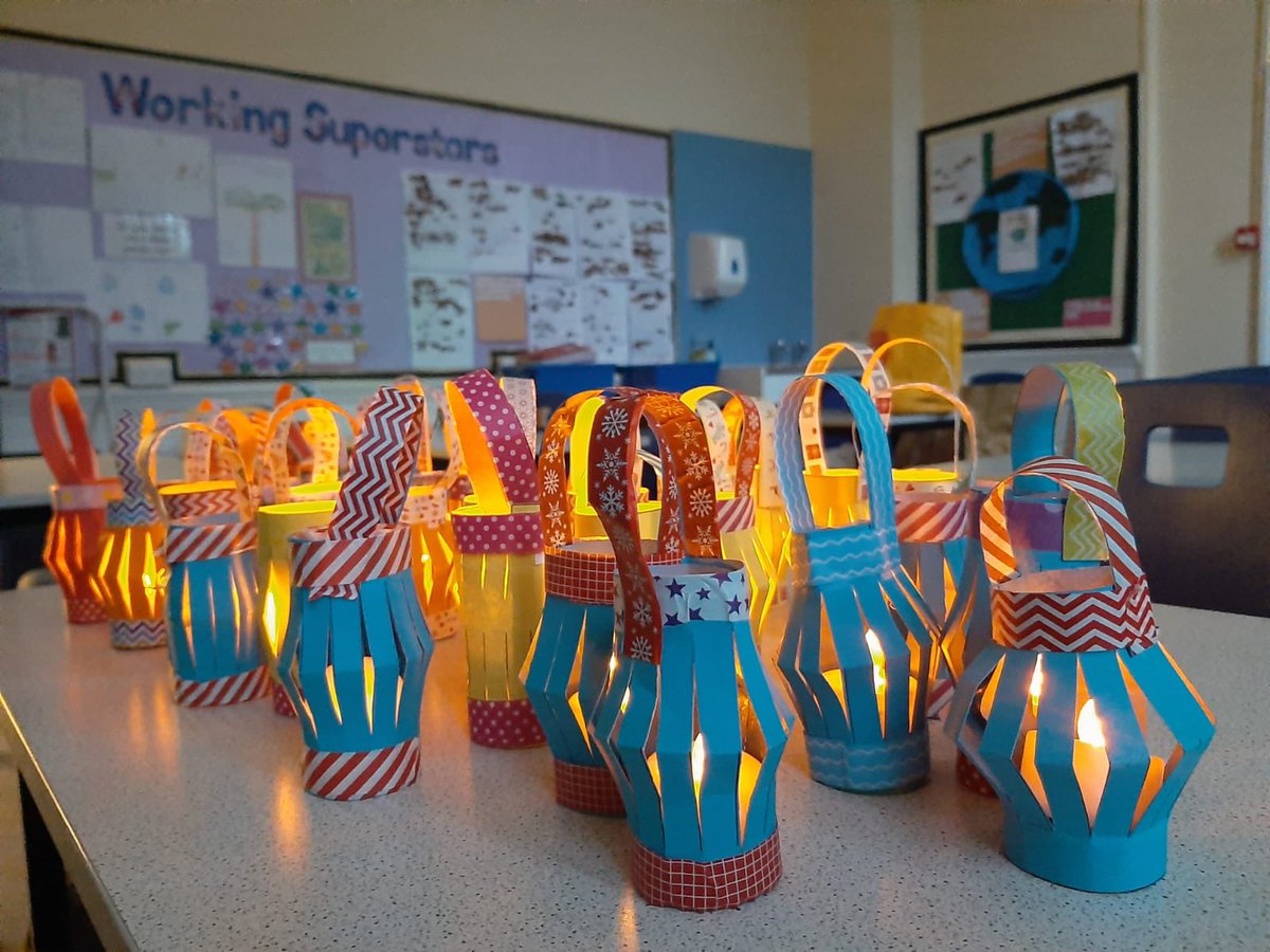 StPetersJunior's tweet photo. Beautiful lanterns made by Year 5 as part of their RE learning: ‘why is light an important sign at Christmas?’. These lanterns will form part of a Christmas bag, which will be handed to local, elderly residents alone this Christmas 🕯🌟#SchoolsInCommunities https://t.co/Y7e5FrlHst
