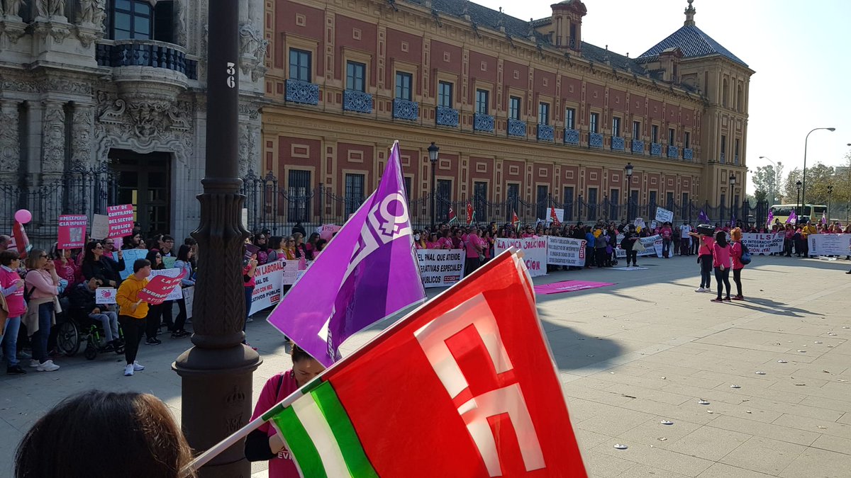 CadizPtis's tweet photo. Buenos días @javierimbroda @JuanMa_Moreno Tod@s los compañer@s PTIS de Cádiz apoyamos la jornada de HUELGA convocada por l@s compañer@s @PTIS_Malaga . Pronto seremos tod@s!! Subrogación @PTISSevilla @Anicamadrid1 @PtisJAEN @ptishuelva https://t.co/1Ub6qYuoeh