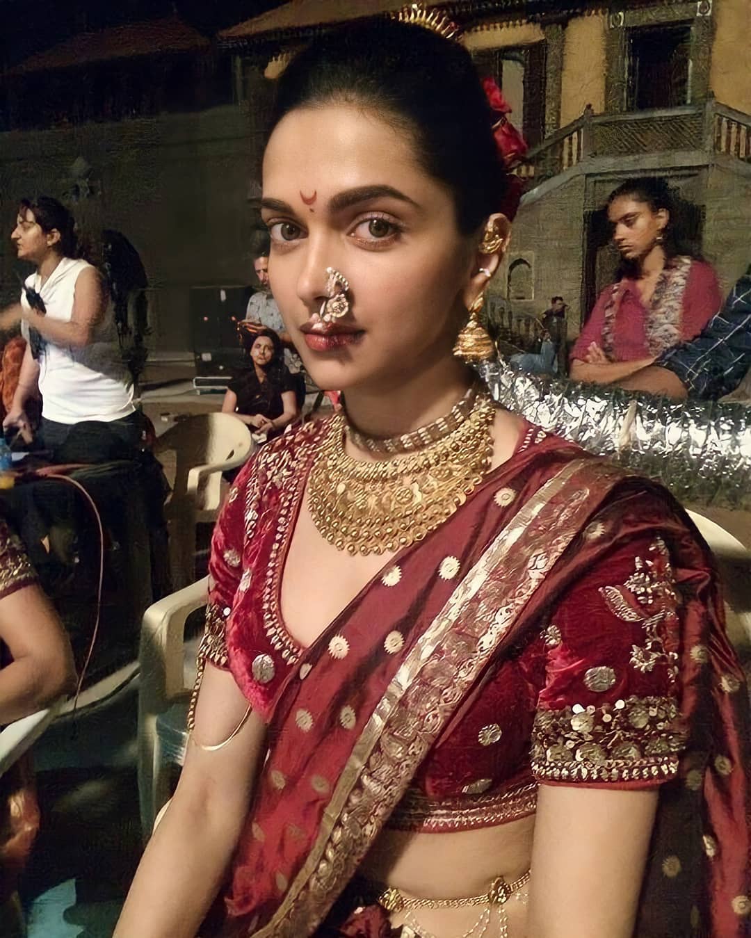 Bride Dressed Up As 'Manikarnika' For Her Wedding While Her Groom Opted For  'Bajirao' Inspired Look