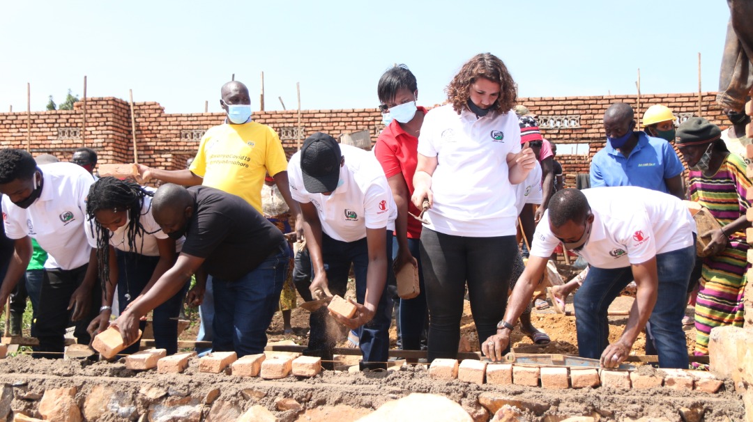 SCIRwanda's tweet photo. Photos: #GovernanceMonth - As part of the #JDAF (Joint Action Development Forum) Our Child Rights Governance and Child Protection Colleagues joined in the community work that took place in Rwesero cell, @Nyarugenge District. https://t.co/32qWmxThwZ
