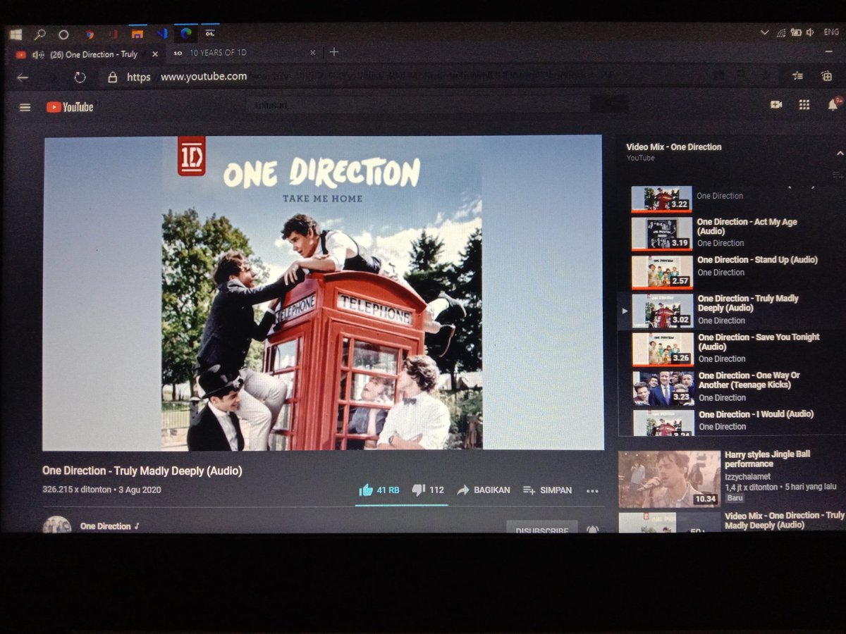 Wednesday marathon! Working on my laptop with listening the old-gold songs from my fave band ever. Maybe we grew up, but we're making memories, they're making memories.
#10YearsOf1D #OneDirection