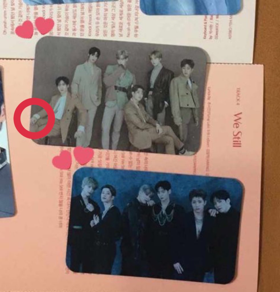 momokka's tweet image. ‼️Tips cara bedain pc replika‼️

Jangan mau tergiur dengan harga murah tanpa sadar trnyata replika ya. Beware guys. Disini ga akan menjatuhkan atau spill akun si seller, hanya untuk mengingatkan sesama Aroha terlebih newbie roha.

Replika                           Asli Official