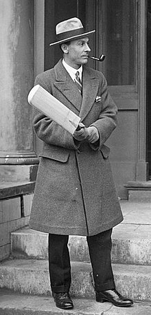 Gubby Allen displayed surprise and once Vic Richardson let out a mouthful of abuse when he refused to walk after being clearly dismissed.He was also criticised for not offering his services during the First World War.