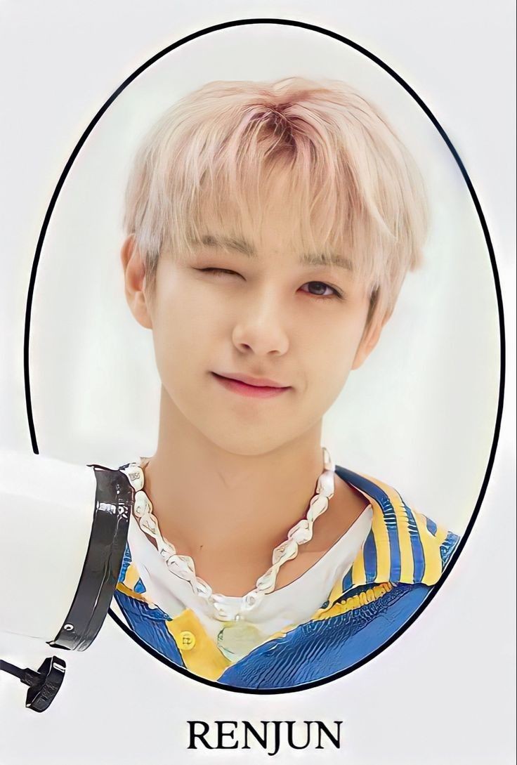SelaJulia2's tweet photo. Renjun 🌹✨ https://t.co/9WgWg2MqrO
