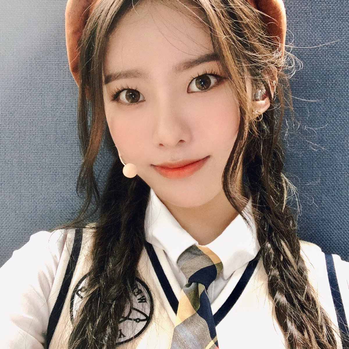 [] (Almost) all of Monday’s selfies: a thread #Weeekly  #위클리  #Monday  #먼데이