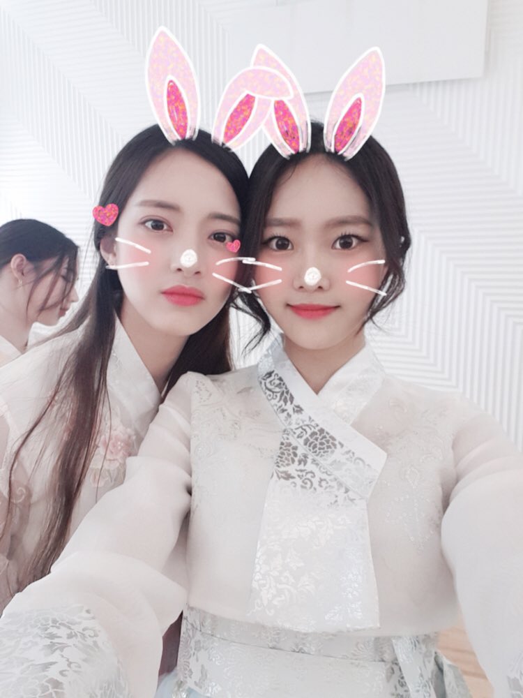 [] (Almost) all of Monday’s selfies: a thread #Weeekly  #위클리  #Monday  #먼데이