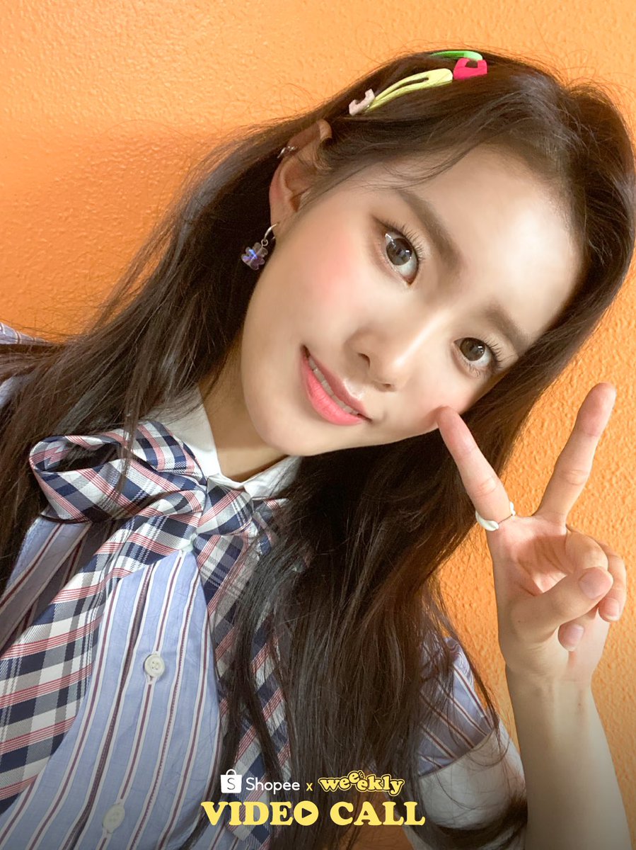 [] (Almost) all of Monday’s selfies: a thread #Weeekly  #위클리  #Monday  #먼데이