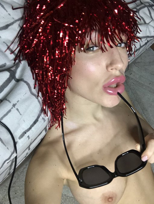 How do you like my new hair style?😂😂😂 https://t.co/5Gtsj0IZkm<a href="/tag/casey"class="tags"><span>&#35;casey</span></a>