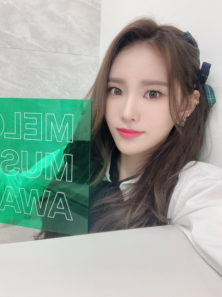 [] (Almost) all of Monday’s selfies: a thread #Weeekly  #위클리  #Monday  #먼데이