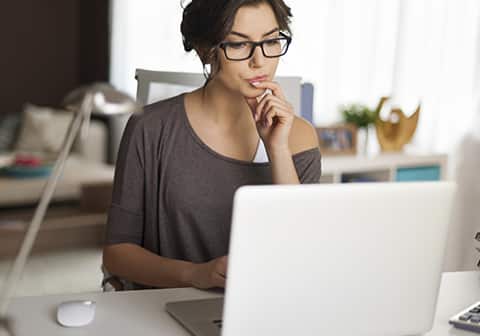 Quelques conseils pour travailler efficacement chez soi #conseils #télétravail #TravaillerChezSoi  ow.ly/hGcp30roEOy