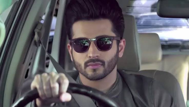 . @DheerajDhoopar wearing shades, a thread. Catch more of him on  #KundaliBhagya, Mon-Fri at 9:30 PM on  #ZeeTV  #JioTV! #TKL  #KaranLuthra  #DheerajDhoopar  #WednesdayMotivation