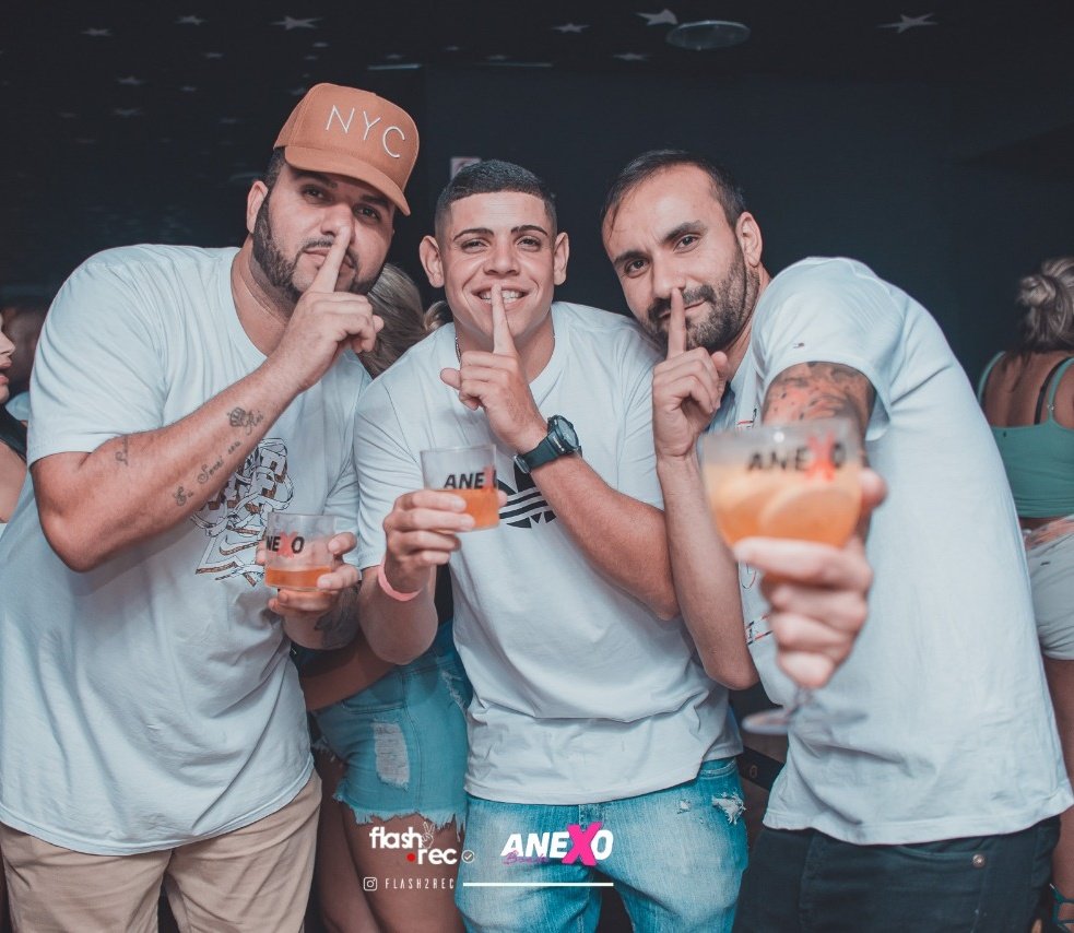 Fabrcio33497456's tweet photo. Festa do Branco, na nossa casinha 🏡 Boate Anexo...
#acredita #vemserfeliz #fechamentos #tudonosso
@Anexoofc @AmaralDiego10 @DavimCharles https://t.co/oTb6OHjZNh