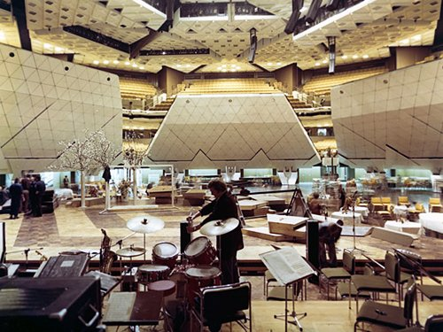 Today is the day of the opening of the  #HumboldtForum. In honor of the building that it replaces - and in which my parents met - I am posting images of the Palace of the Republic.  #PalastderRepublik  #Palast  #PalaceoftheRepublic  #PalaceofthePeople