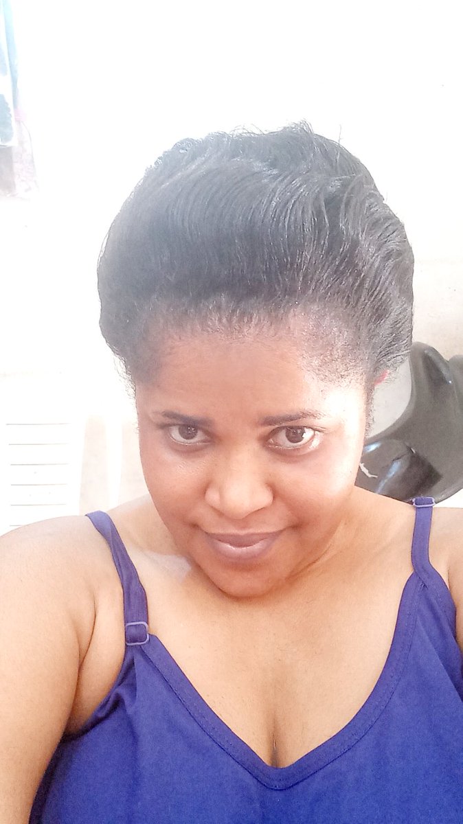 officialoluchi1's tweet image. Hello! Are you looking for a beauty queen with a natural flawless hair to be your hair products brand ambassador? Look no more! My DM is open for you. "Sold out" will be your new song I promise. Let's do this! 👇😘
#NaturalHair
#NaturalColour
#NoExtensions
#NoDye
#HairAmbassador