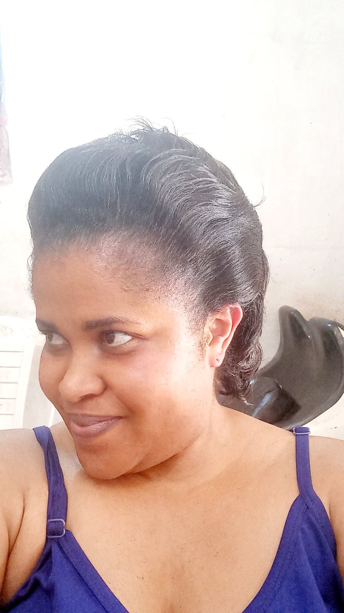 officialoluchi1's tweet image. Hello! Are you looking for a beauty queen with a natural flawless hair to be your hair products brand ambassador? Look no more! My DM is open for you. "Sold out" will be your new song I promise. Let's do this! 👇😘
#NaturalHair
#NaturalColour
#NoExtensions
#NoDye
#HairAmbassador