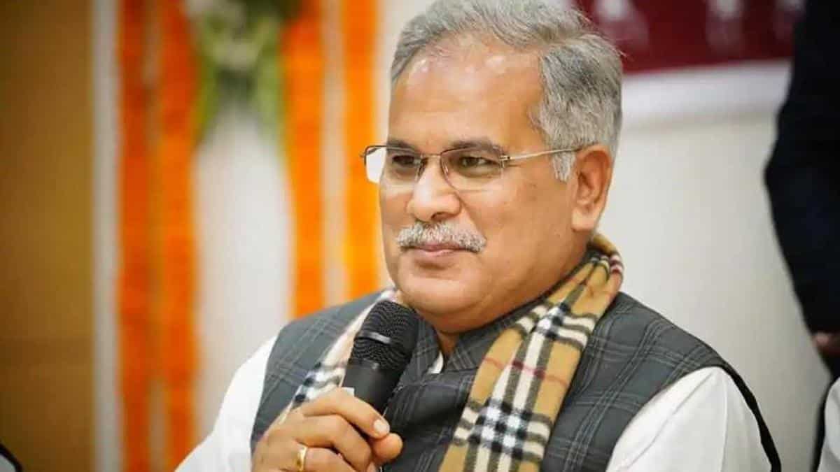 CGSAKM's tweet photo. @TS_SinghDeo @ChhattisgarhCMO नरवा गरवा घुरूवा बाड़ी कबआही अनियमितकर्मचारी के बारी घोषणापत्र किए36 वादों मेंसे 24 वादे पूरे हो चुकेहैं शेष बचे हुए 12 वादों में अनियमित कर्मचारी का सबसे महत्वपूर्ण वादा है @bhupeshbaghel जी आशा है17दिसंबर की कैबिनेट बैठक में इस पर निर्णय जरूर लेगे https://t.co/ZzKKpmXkYQ