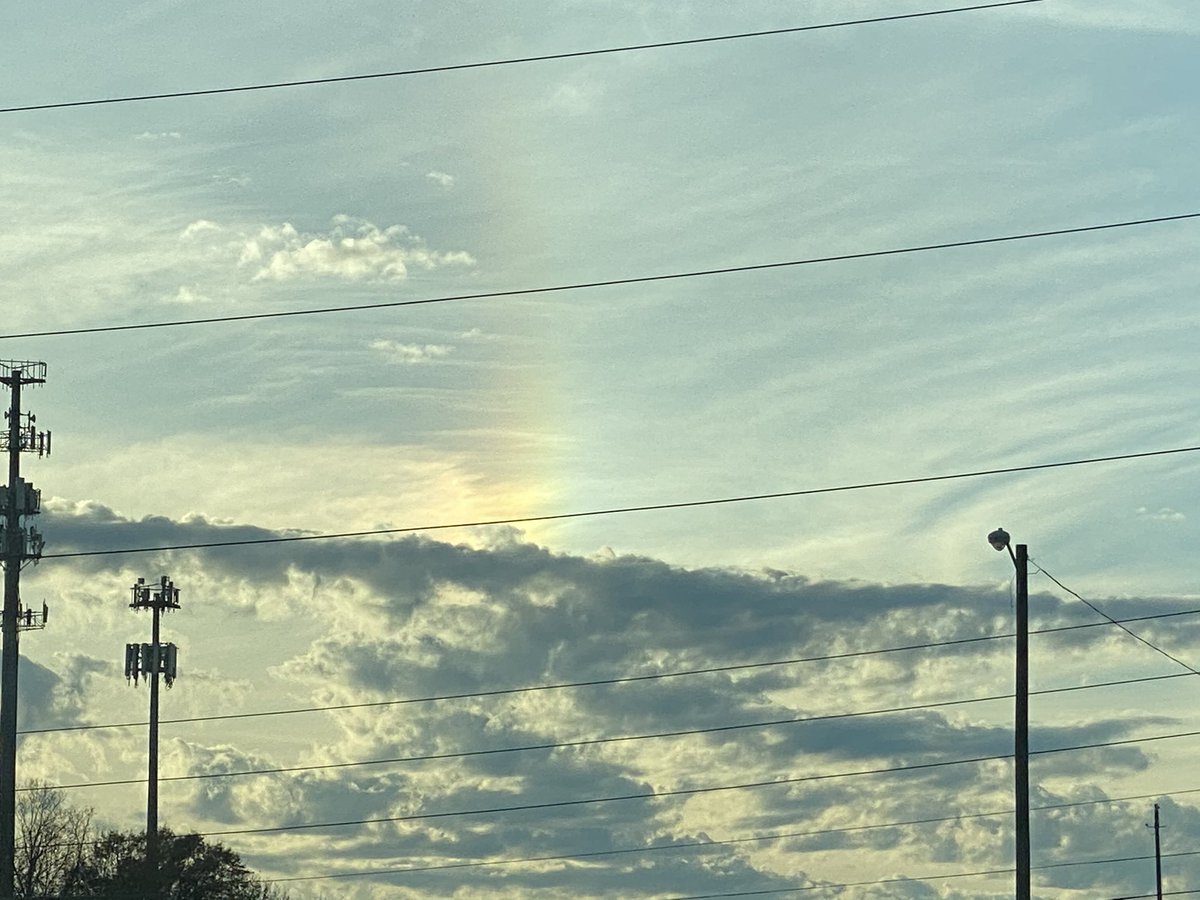 TheSquadAtl's tweet photo. My rainbow bridge appeared today.  This reminded me that Christmas can still be beautiful  despite all that may have hurt❤️ #christmasmiracles #joy #peace #miracles #love #family #friends #mytribe #yes https://t.co/HPqudRIpuV