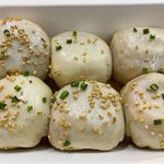 モチモチとカリッとした食感を両方楽しめる？肉汁飛び出す生煎!