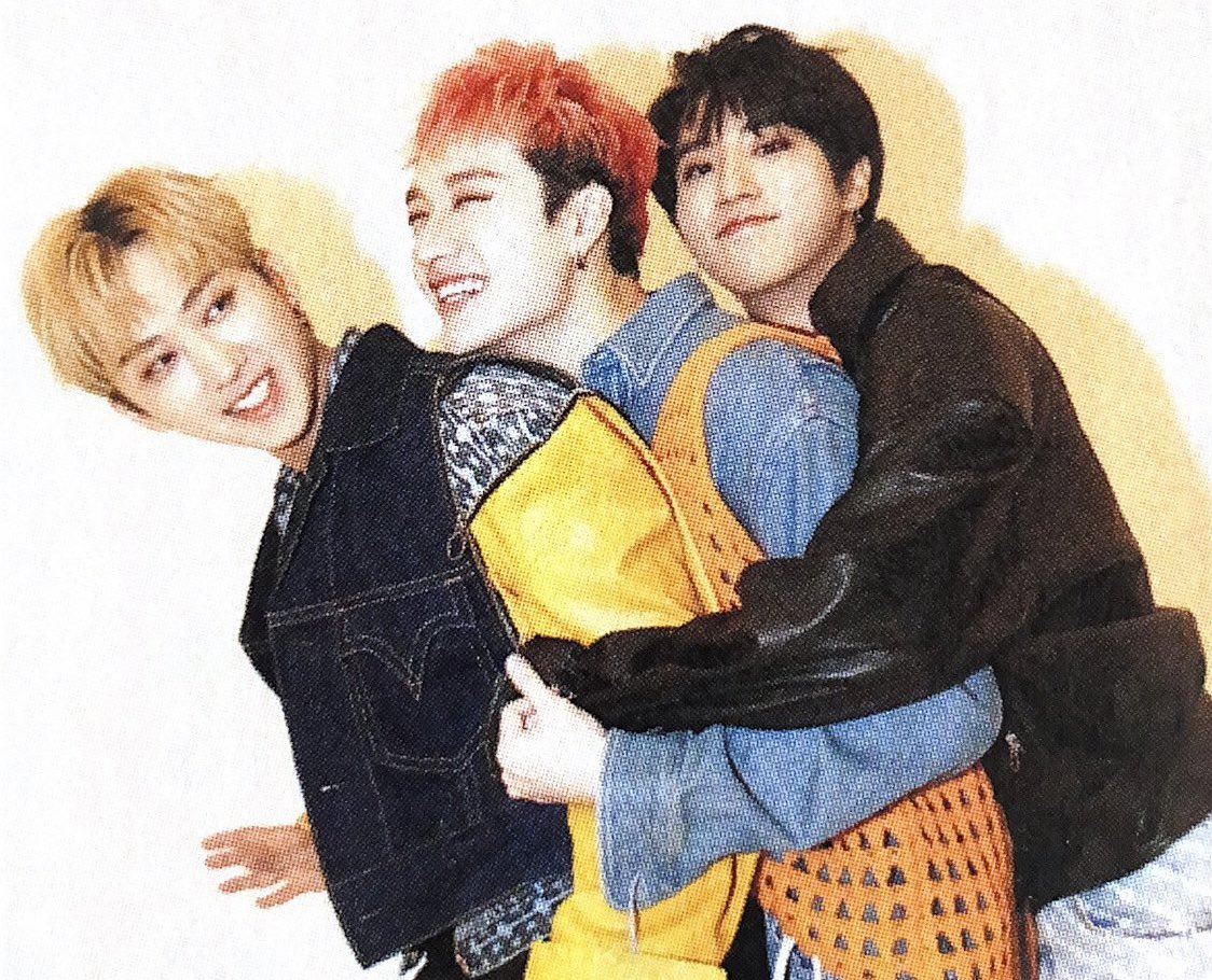 ngamthanit's tweet photo. คิดถึงแฝดสาม เลยไปนั่งดูแล้วไปเจอรูปนี้ ก็คือ.......😅 

#SongTriple            #3RACHA https://t.co/wbm648G68P