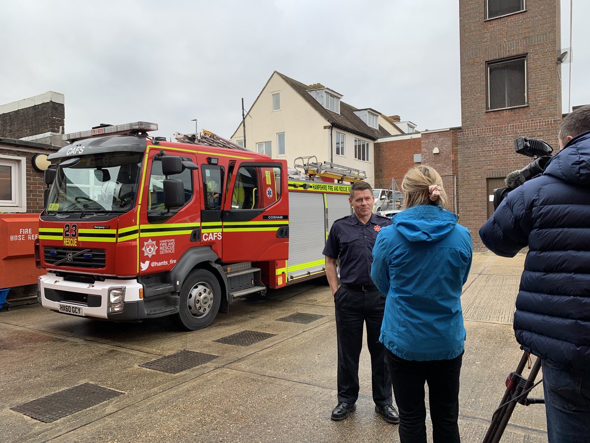 HantsIOW_fire's tweet photo. ποΈ| Today in our #YearInTweets we check out February!
βοΈ #Hampshire battled #StormDennis
π©βπ Firefighter Beth inspired future generations
π @Cosham23 were on @itvnews promoting #INeedMySpace
π₯ Crews tackled a large garage fire in #Aldershot
Read more > https://t.co/KincX0U7WW https://t.co/sc0ckUpl2E