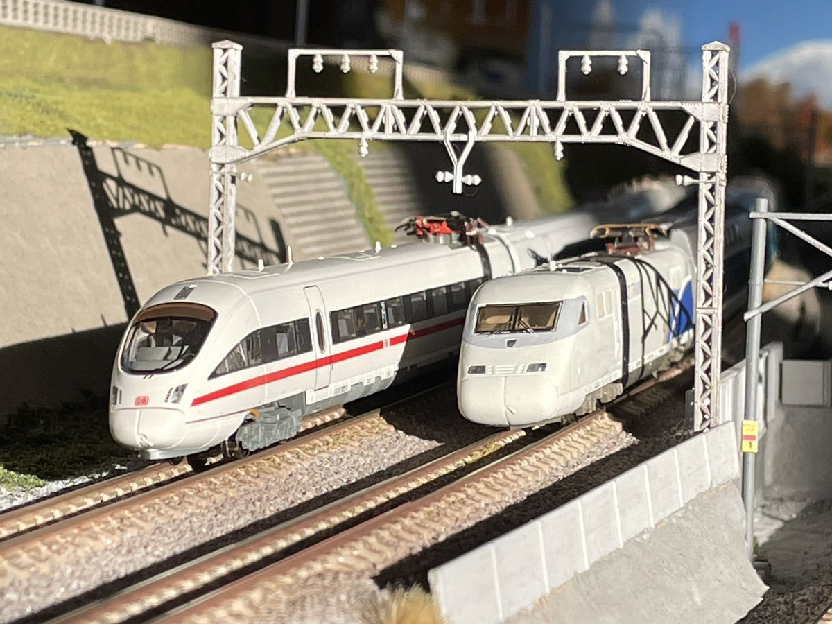 Re_Color_train's tweet photo. Modelleisenbahn von Kunden, die heute in den Laden kamen②
Deutschland ICE Hochgeschwindigkeitszüge.
Sie können die Fahrszene in der heutigen Live-Lieferung sehen!
https://t.co/dPh8EOQcQH
#Re_Color #リカラー
#dbice #ice4 #ice #modelleisenbahn #railmodel #modelrailroad #train https://t.co/rRa1FnSkbM