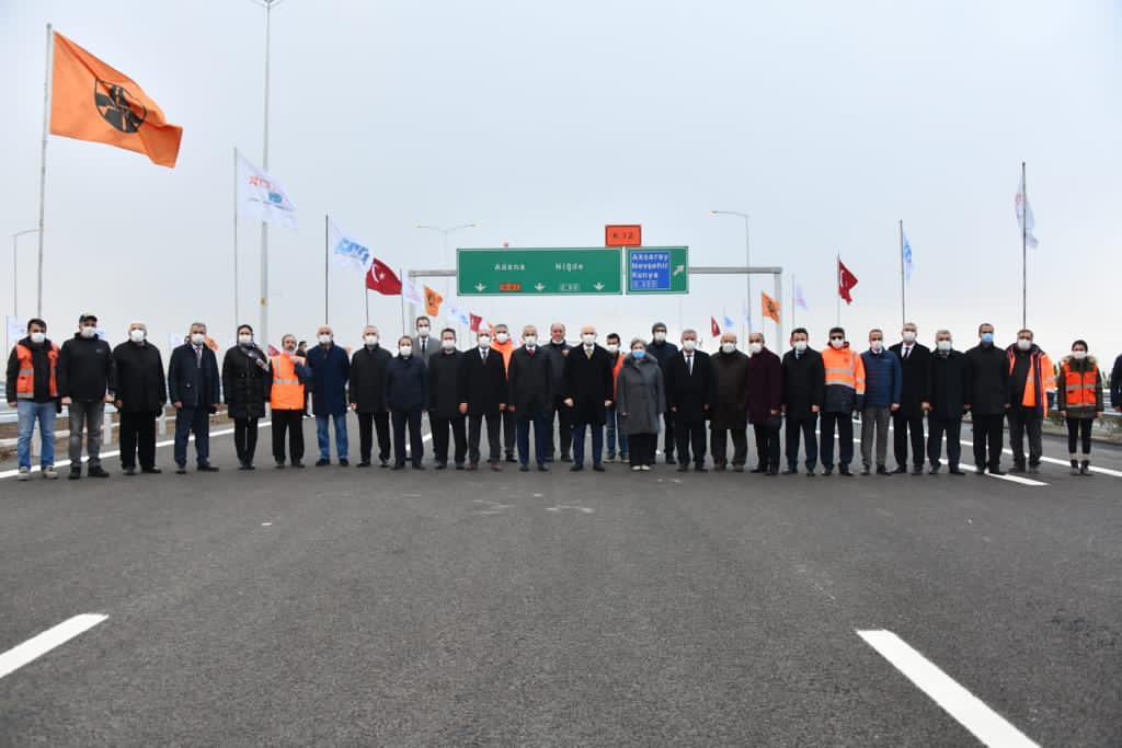 Bir gurur projemizi daha hizmete alıyoruz!🇹🇷

#Yerli ve #milli akıllı ulaşım sistemleri ile donattığımız #Ankara - #Niğde Otoyolu'nu bugün halkımızın hizmetine sunuyoruz.