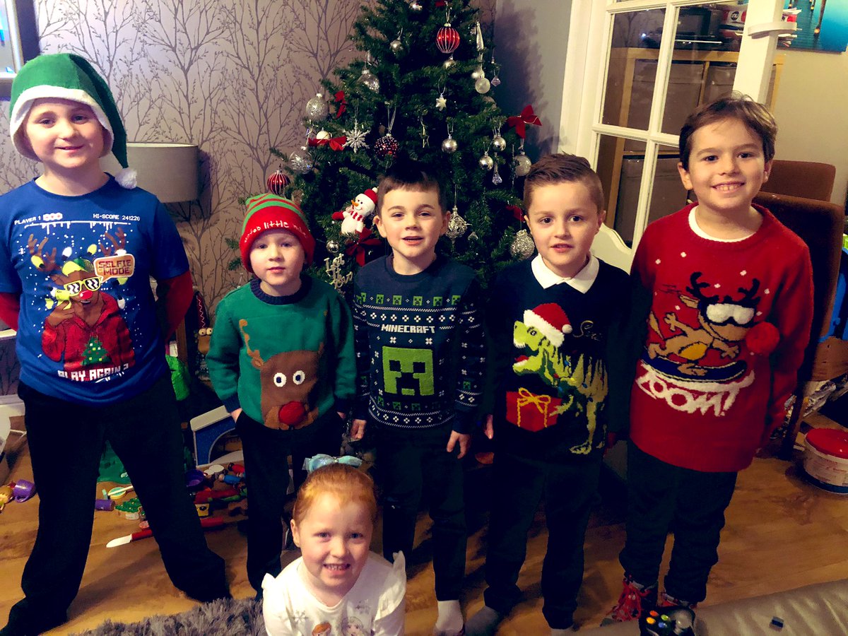 nicholareagan's tweet photo. Ready for a fun day at school and nursery π
πΌππ
πΌπ#Christmas2020 #ChristmasJumperDay #virtualpantomine #nurseryparty https://t.co/pgv9kwQs0Q
