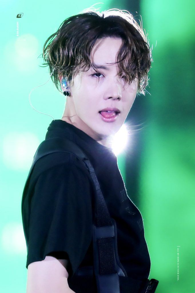 Hoseok as exposed forhead —a manifesting thread