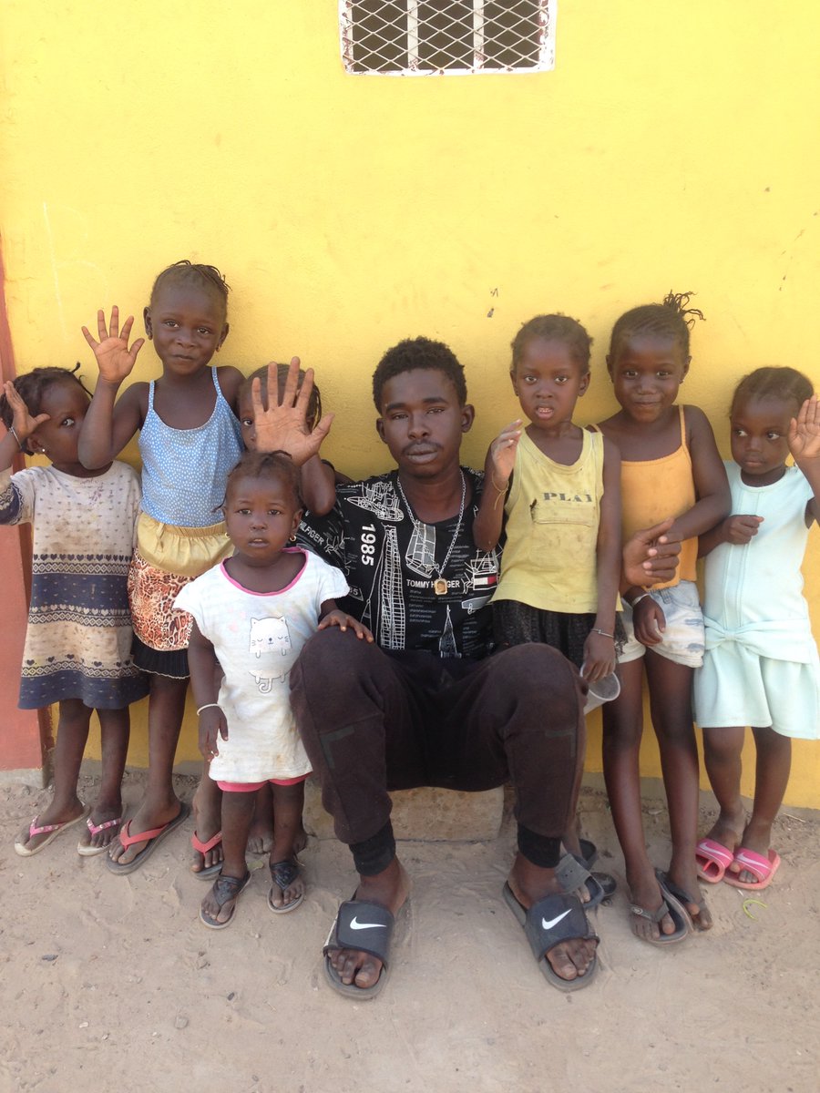 Ebrimangum2's tweet image. WE need help with food to eat at home right now we are looking for help 🙏🙏🙏🙏 goodness always from the heart ❤️ 😭