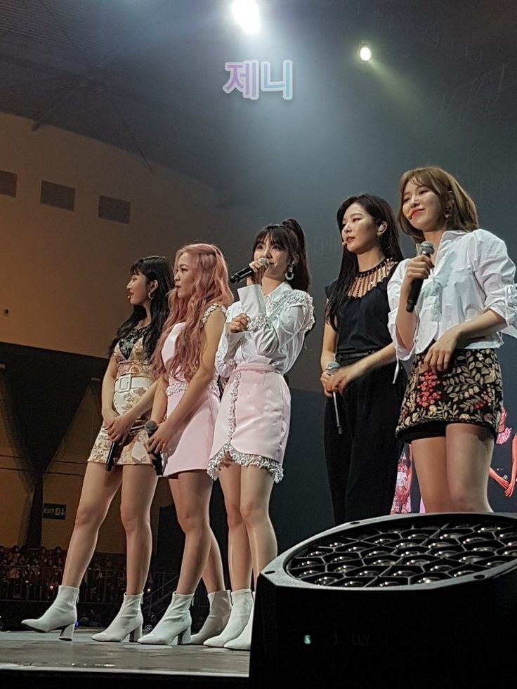 how redvelvet looks in real life — a breathtaking thread !!