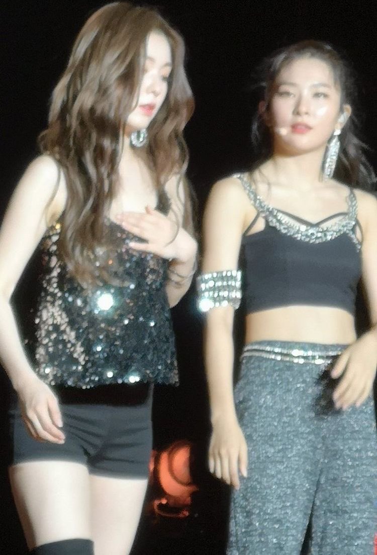 how redvelvet looks in real life — a breathtaking thread !!