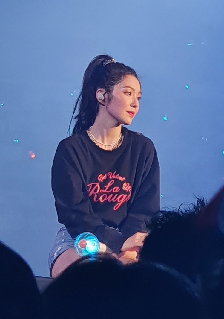 how redvelvet looks in real life — a breathtaking thread !!