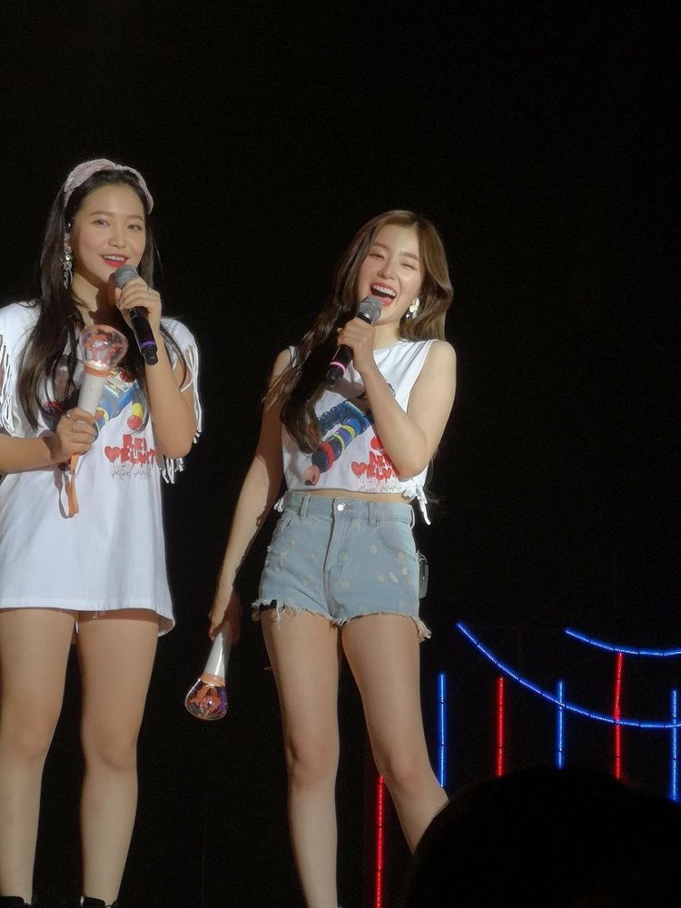 how redvelvet looks in real life — a breathtaking thread !!