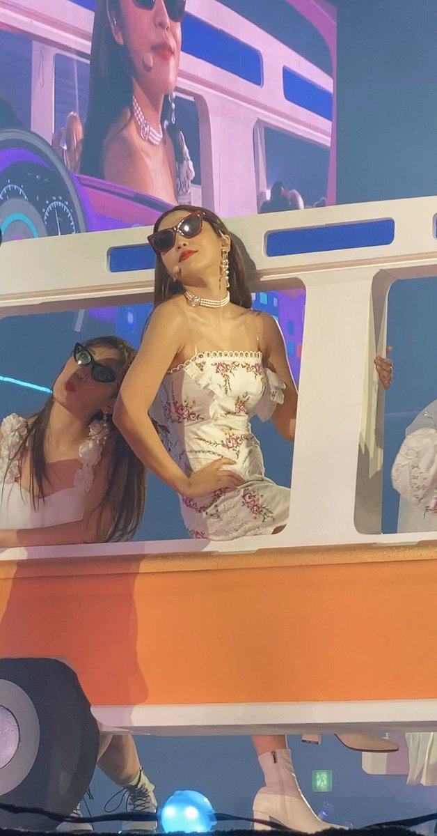 how redvelvet looks in real life — a breathtaking thread !!