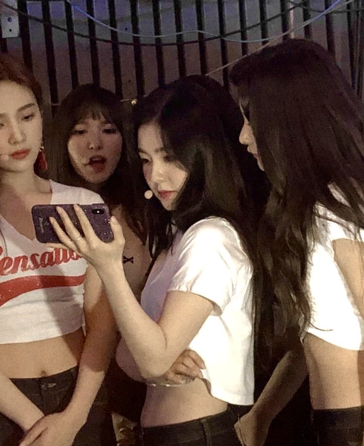 how redvelvet looks in real life — a breathtaking thread !!