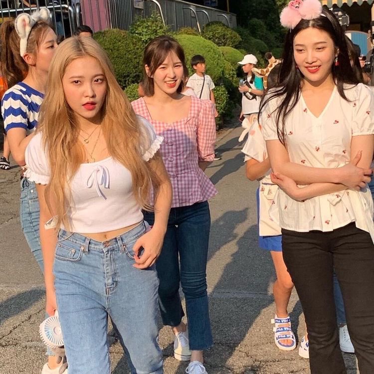 how redvelvet looks in real life — a breathtaking thread !!